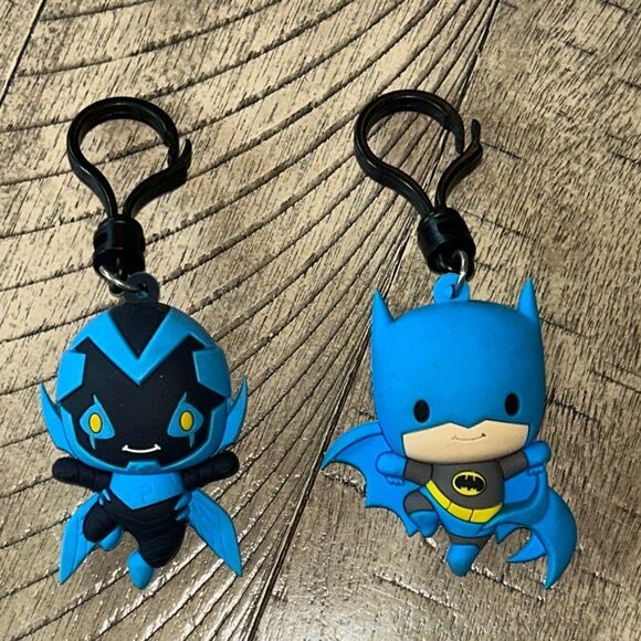 DC Baby and boy bat 🦇 Superhero 🦸 book 📖 bag clips. Also Keychain hook 🪝 - Picture 15 of 17